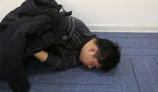 熬夜猝死的前兆是什么？熬夜出現(xiàn)這4個(gè)種跡象，千萬要注意！