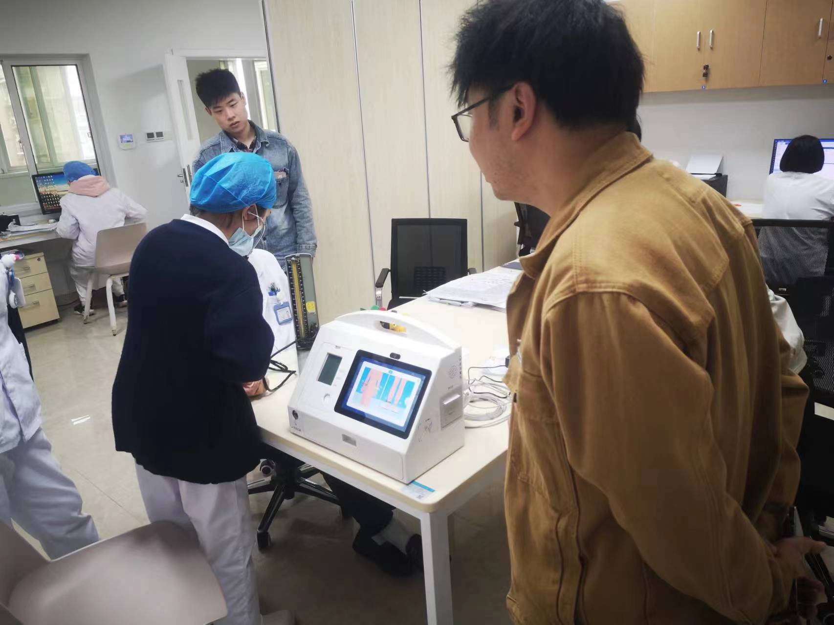 崗前體檢一體機(jī)為礦場工人健康領(lǐng)航把關(guān) 崗前體檢一體機(jī)為礦場工人健康領(lǐng)航把關(guān)